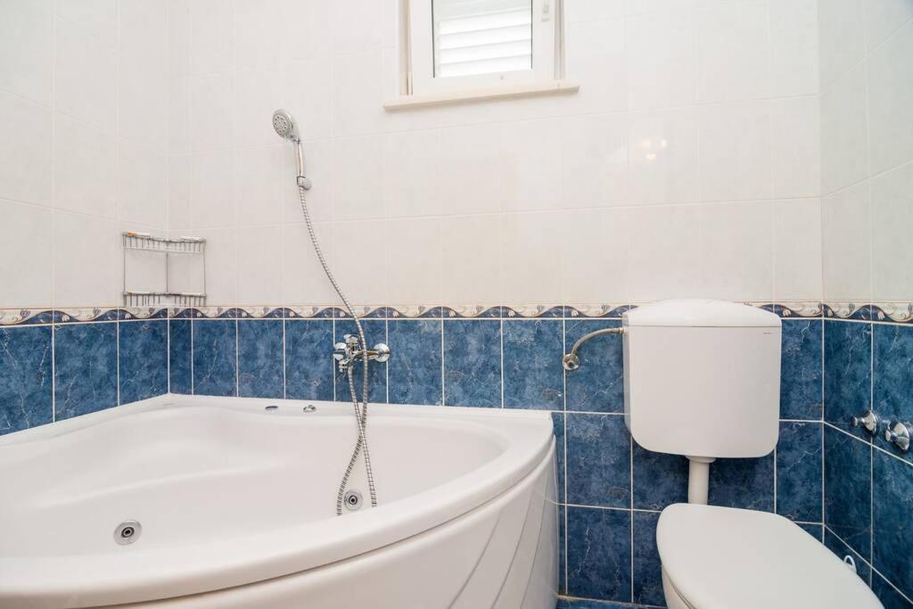 Modern With Swimming Pool - Penthouse Ragusa
