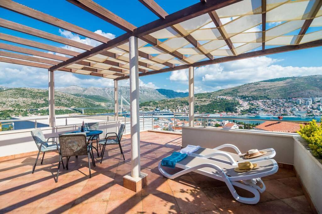 Modern With Swimming Pool - Penthouse * Ragusa