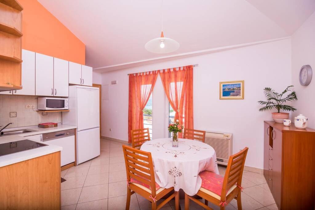 Modern With Swimming Pool - Penthouse Ragusa